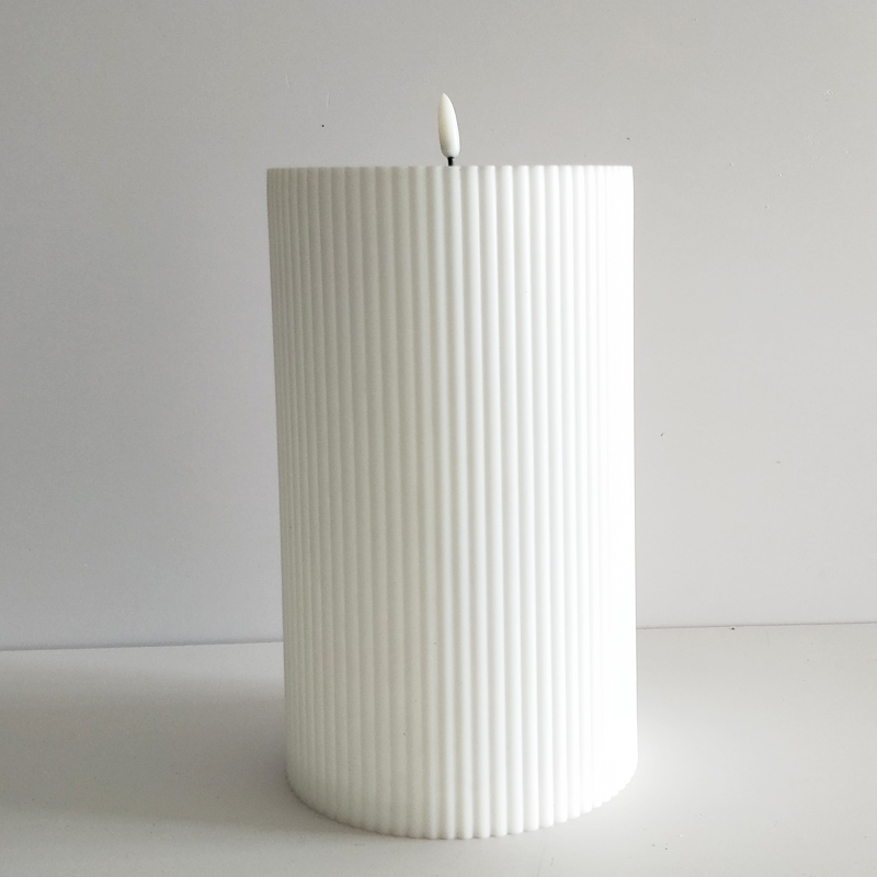 Large  Waterproof plastic fluted Led candle 15x25cm with remote Color:White